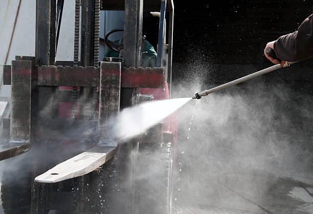 Why Choose Our Certified Pressure Washing Experts for Your Project Needs in Alva, FL?